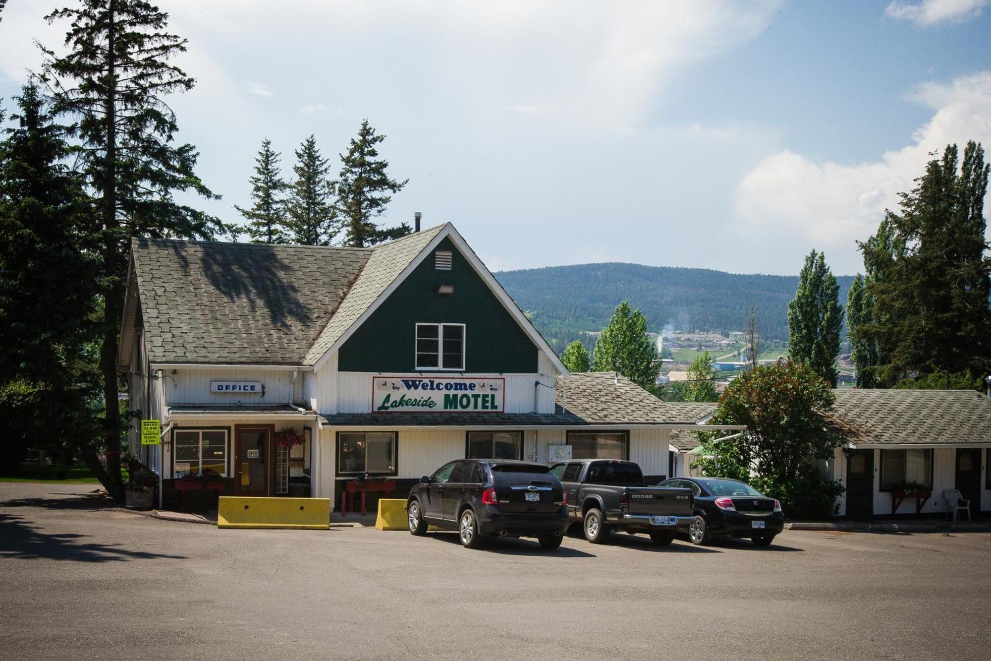 Lakeside Motel Уильямс-Лейк Экстерьер фото