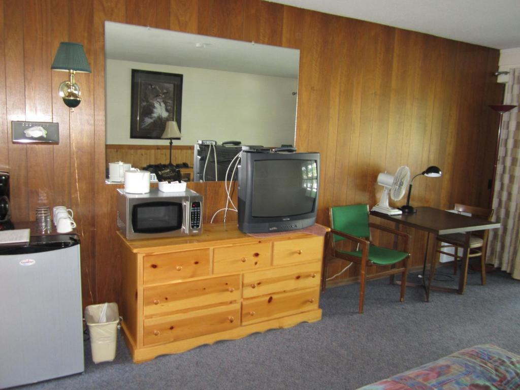 Lakeside Motel Уильямс-Лейк Экстерьер фото